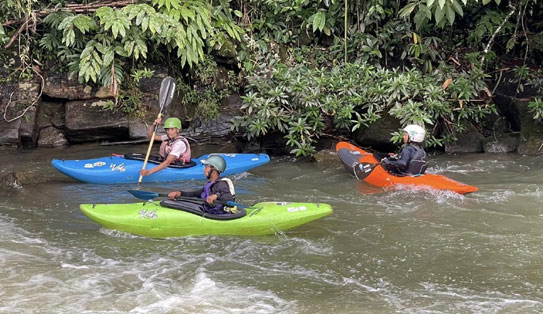 Mar ïa plie ïa ka ‘Meghalaya Rafting’, kular u MR ban ai jingkyrshan pura rafting
