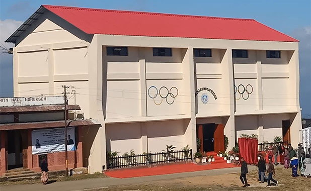 Shwa ban rakhe ïa ka Khristmas, ïoh ka Nongkseh da ka Indoor Stadium indoor-stadium