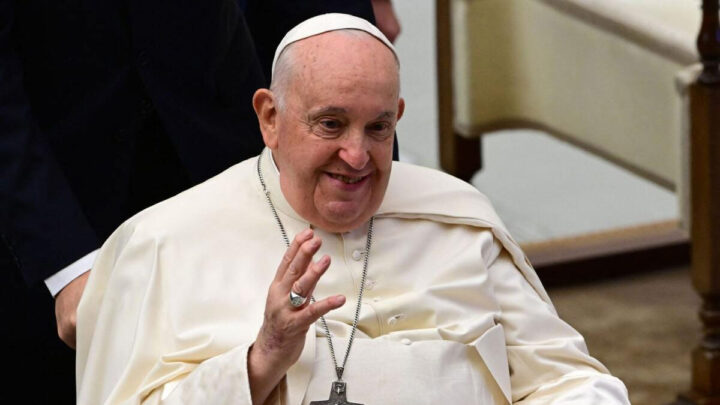 Pynsangeh u Pope Francis ïa ka jingleit sha Dubai pope