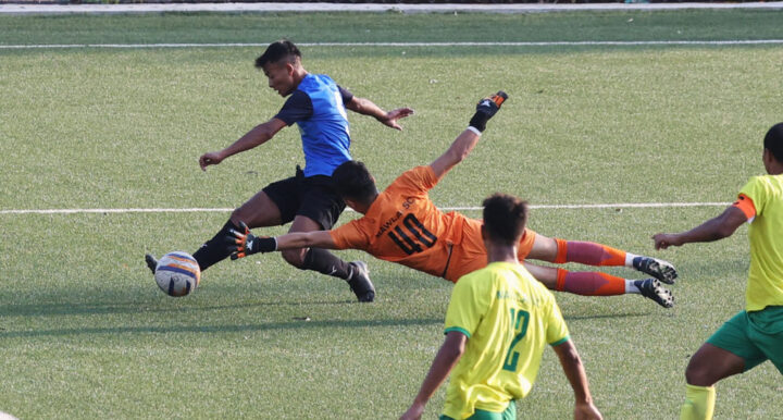 SPL 2023: Pynliem ka Rangdajied United ïa ka Mawlai, shah sei red card u Arlangky Rangdajied-United's-Basuk-B