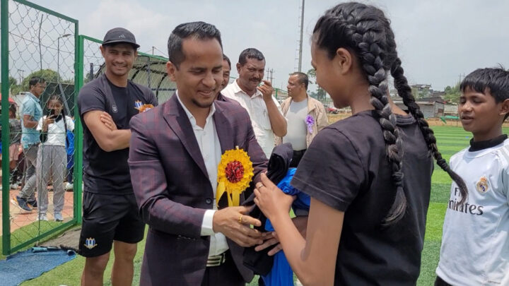 Ka East Jaiñtia Hills kan ïoh sa kawei ka madan ‘Artifical Turf’, pyntip u MLA IMG-20240504-WA0210
