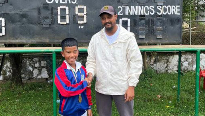 Jam shaphrang ka U-15 Inter School Cricket, ïoh jingjop ka Holy Cross Neeraj