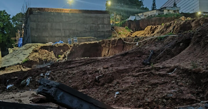 Khyllem biang ka kynroh jong ka PA Sangma Sports Complex Lah ban pynkynmaw ba kane kam dei ka sien ba nyngkong hynrei ka kynroh jong kane ka Sports Complex kaba la pyntrei da ka kompeni Hindustan Steelworks Construction Ltd (HSCL) ka la dep ban khyllem ruh teng.Lah ban pynkynmaw ba kane kam dei ka sien ba nyngkong hynrei ka kynroh jong kane ka Sports Complex kaba la pyntrei da ka kompeni Hindustan Steelworks Construction Ltd (HSCL) ka la dep ban khyllem ruh teng.