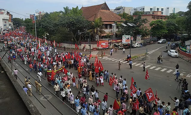 Khang bun tylli ki dukan, ki surok naba treikam ka jingïakhih ha Kerala kerala