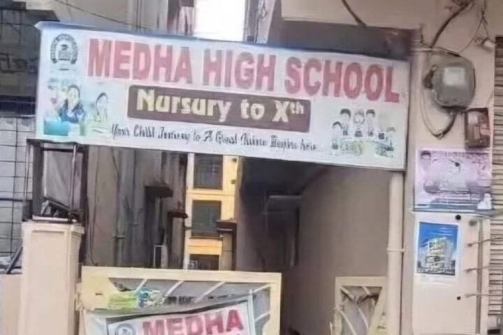 Siew u Director ka skul T. 2 lak ban nang shna drok malela