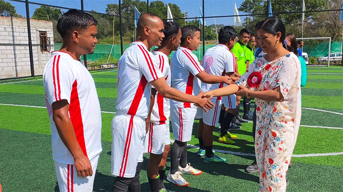 La pynlong ïa ka Inter Office Futsal ban pynïoh jingkoit jingkhiah ïa ki nongtrei sorkar inter-office